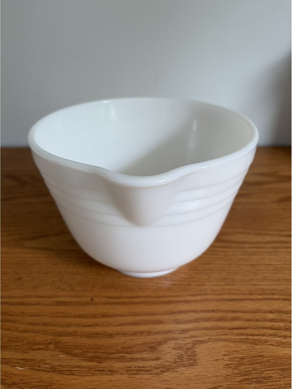Vintage PYREX HAMILTON BEACH # 15 Milk Glass MIXING BOWL w/ Spout